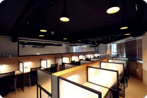 나르샤 블랙 & 그레이: 혁신적인 무인 스터디카페로 안정된 공부 환경 조성!