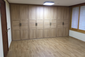 현대성우 1차 65평형 인테리어: 씽크대와 전실신발장으로 노후된 공간을 혁신하다