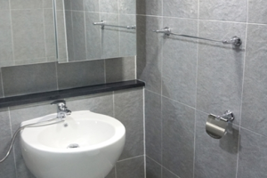 고려대 앞, 대한민국에서 가장 독특한 인테리어: 제기동 한신아파트 32평, 확장된 거실과 절제된 디자인으로 완벽한 변신