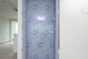 서울 주공아파트의 변신: 도어 교체와 도배 장판으로 완성하는 인테리어 혁신