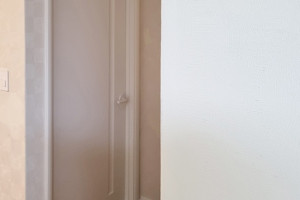 평택 진위면 아파트 리모델링: 도어 필름과 샷시 시트지로 완벽 변신!