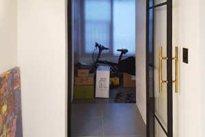 은평구 북한산 현대홈타운: 비대칭양개 중문으로 넓은 현관의 비밀