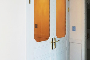 용인 인테리어: 브론즈 강화유리와 골드 손잡이로 완성한 프렌치 도어의 우아한 변신